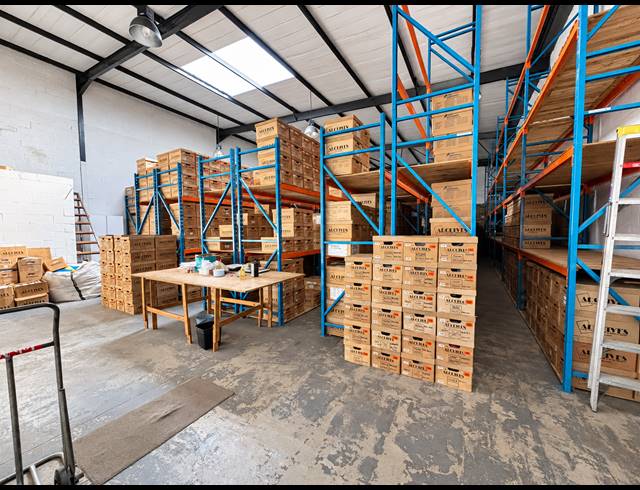 423M² INDUSTRIAL YARD TO LET IN STIKLAND INDUSTRIAL